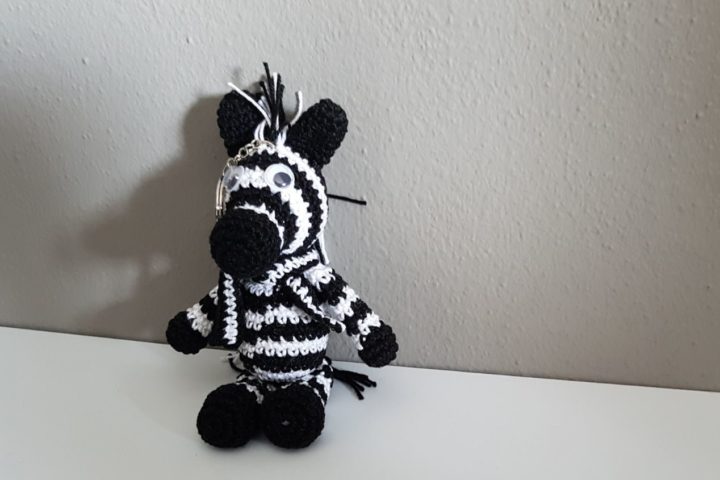 Zebra Juventus Portachiavi Tutorial Schema Gratis Uncinetto Crochet Amigurumi Animali Zebra Natale Lavori Femminili Bambini Bambole Pupazzi Giochi Feste Pasqua