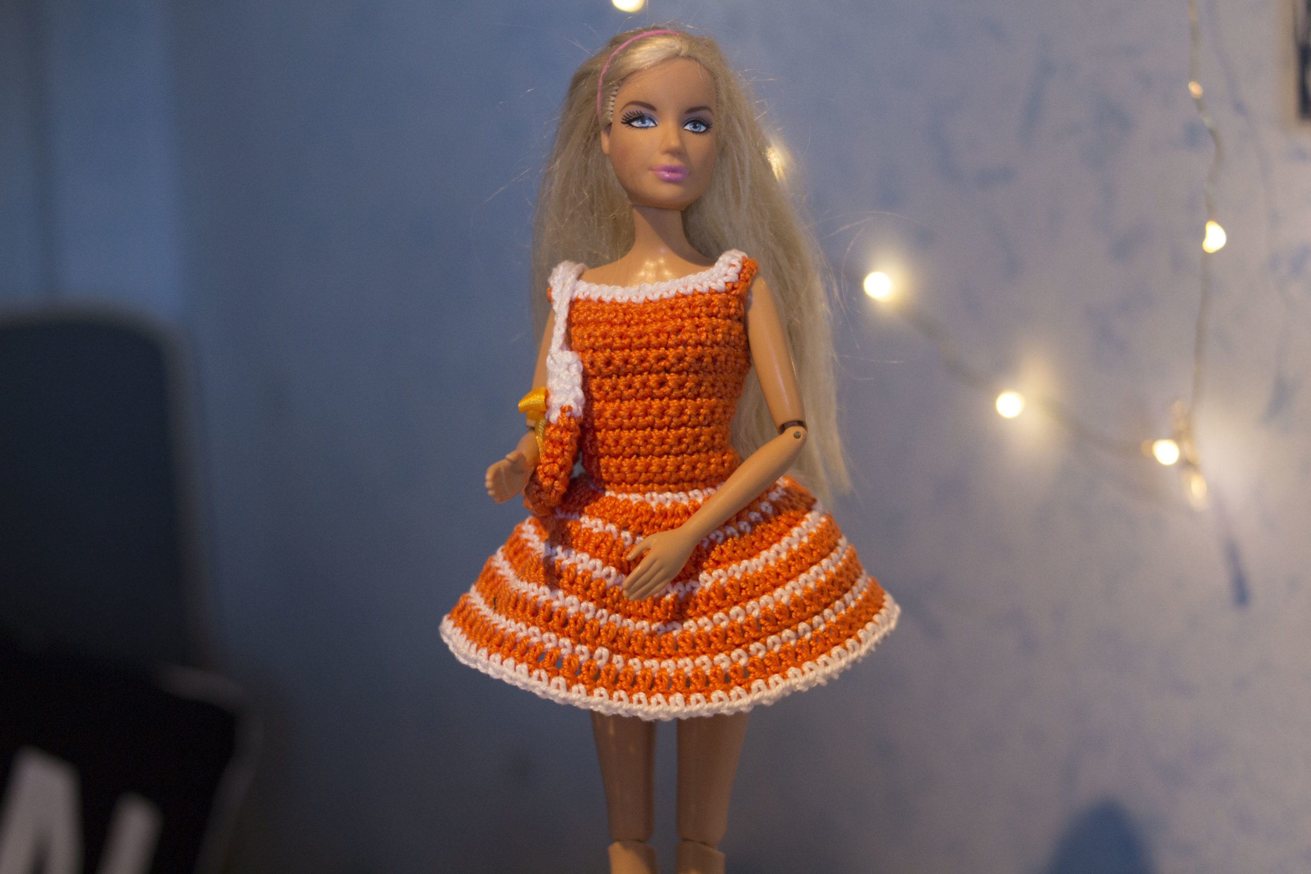 Vestito a righe con borsetta barbie crochet schema gratis